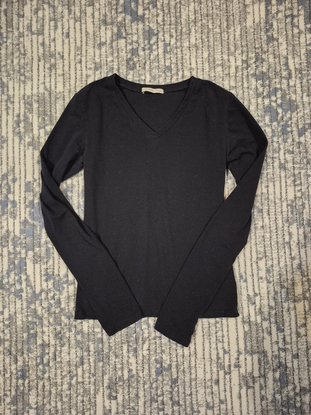 Active Basic Black V-Neck Long Sleeve Top